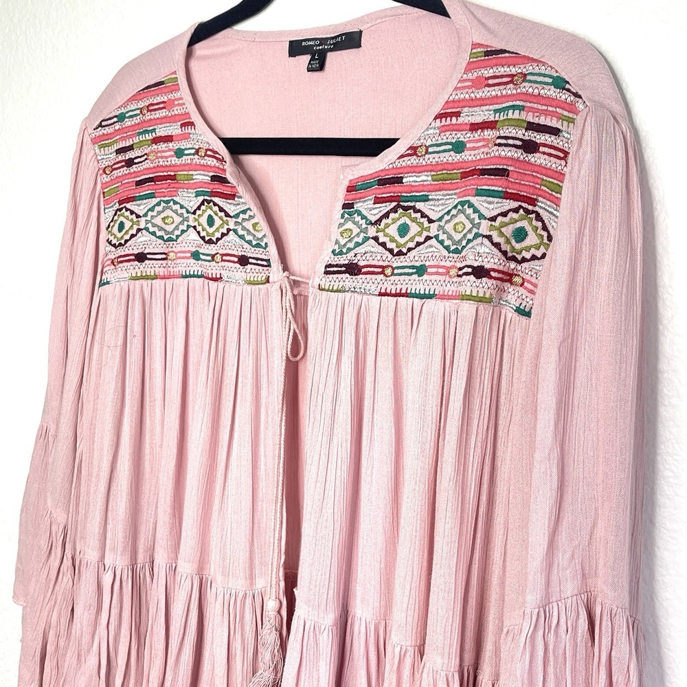 Romeo + Juliet Couture Pink Embroidered Ruffle Kimono Peasant Top Size Large - Picture 3 of 15